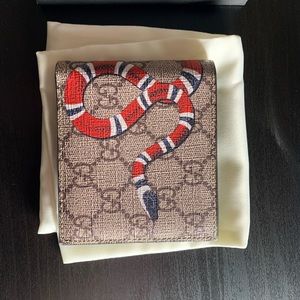 Gucci Snake Print Wallet Larger version